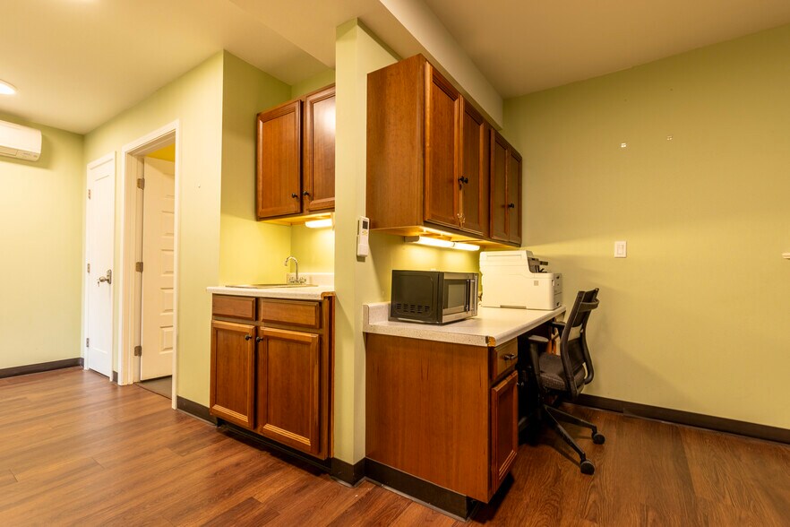 More Photos Of 2025 P St, Sacramento Office Residential For Lease