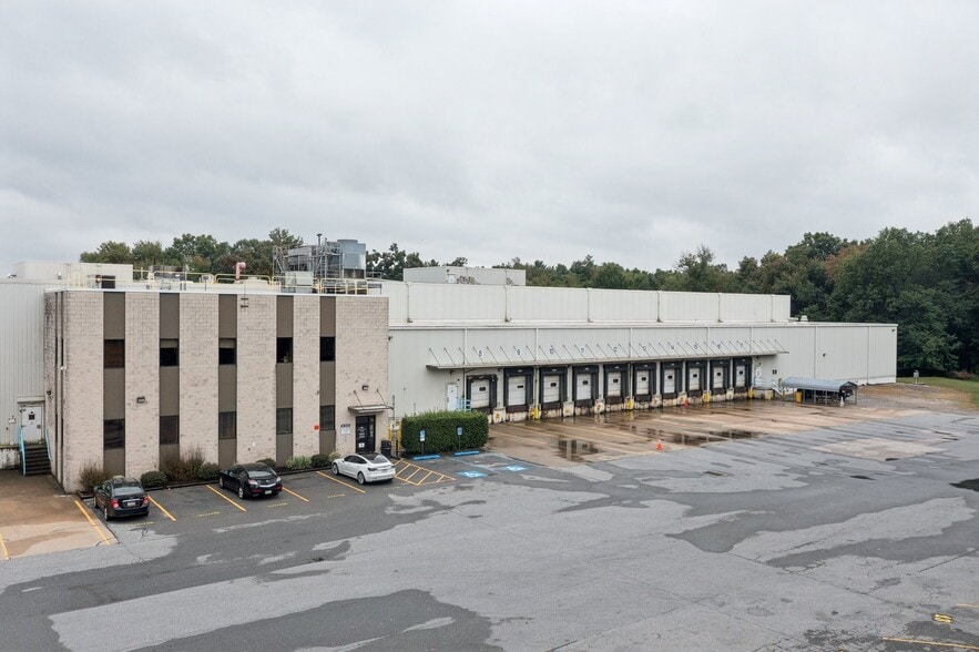More Photos Of 380 Willow Springs Ln, York Refrigeration Cold Storage For Lease