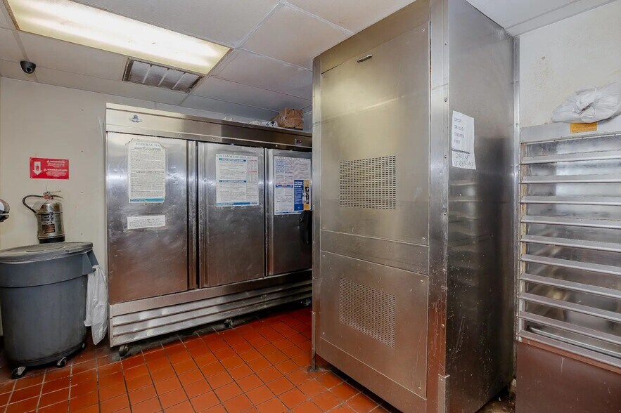 More Photos Of 4201 N Navarro St, Victoria Fast Food For Sale