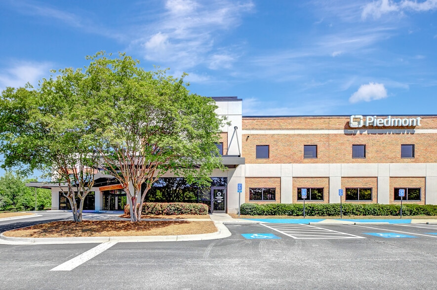 More Photos Of 101 Yorktown Dr, Fayetteville Medical For Lease
