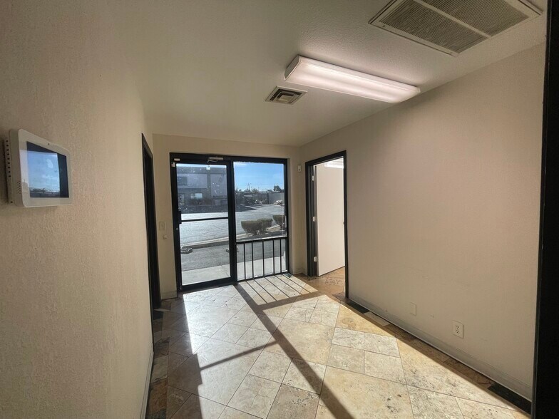 More Photos Of 1665 S Mojave Rd, Las Vegas Warehouse For Lease