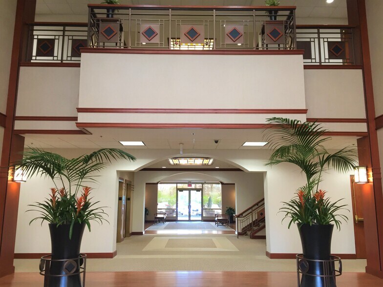 More Photos Of 9435 Waterstone Blvd, Cincinnati Office For Lease