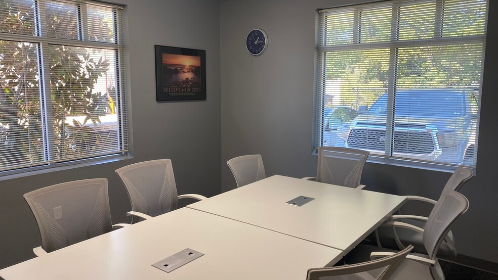 More Photos Of 11031 Grissom Ln, Dallas Warehouse For Sale