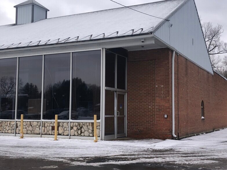 More Photos Of 27 Franklin St, Springville Office For Sale