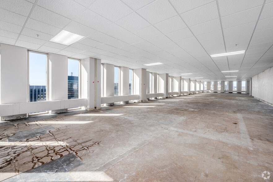 More Photos Of 1 N Charles St, Baltimore Office For Sale