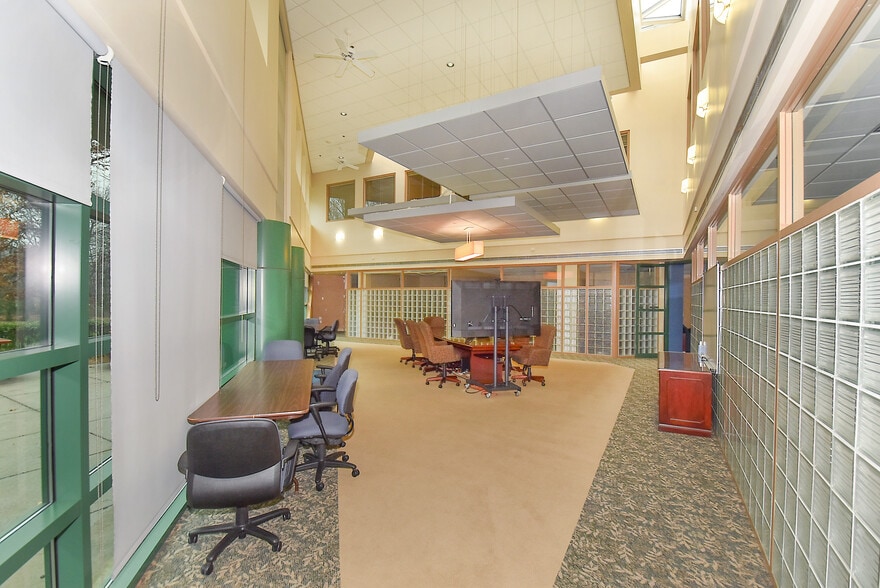 More Photos Of 755 Winding Brook Dr, Glastonbury Office For Sale