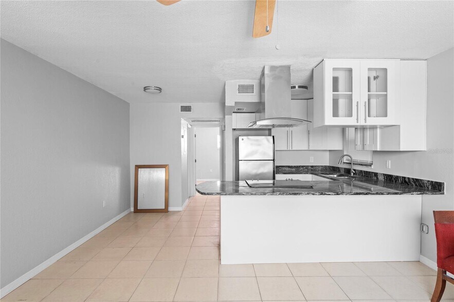 More Photos Of 11705 3rd St E, Treasure Island Apartments For Sale