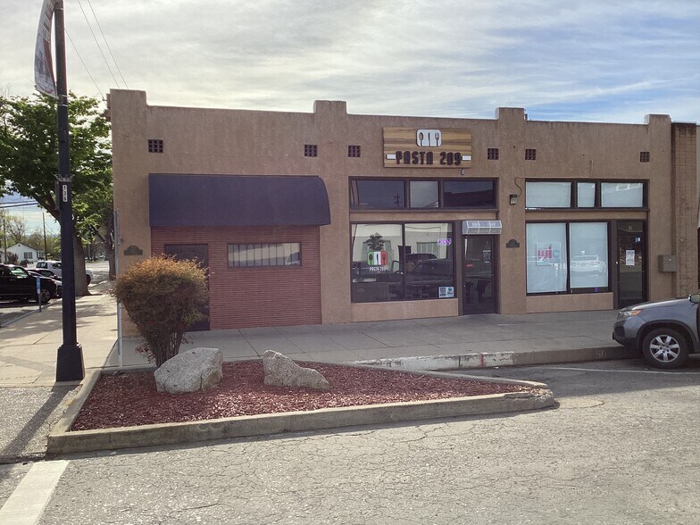 Primary Photo Of 495-497 5th St, Gustine General Retail For Sale