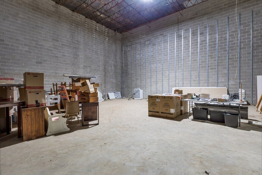 More Photos Of 519 Benham St, Bonne Terre Light Manufacturing For Sale