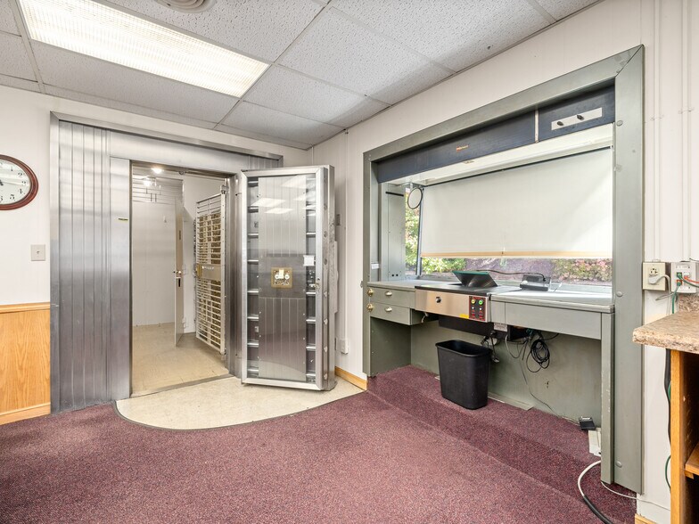 More Photos Of 108 E Main St, Saluda Bank For Sale