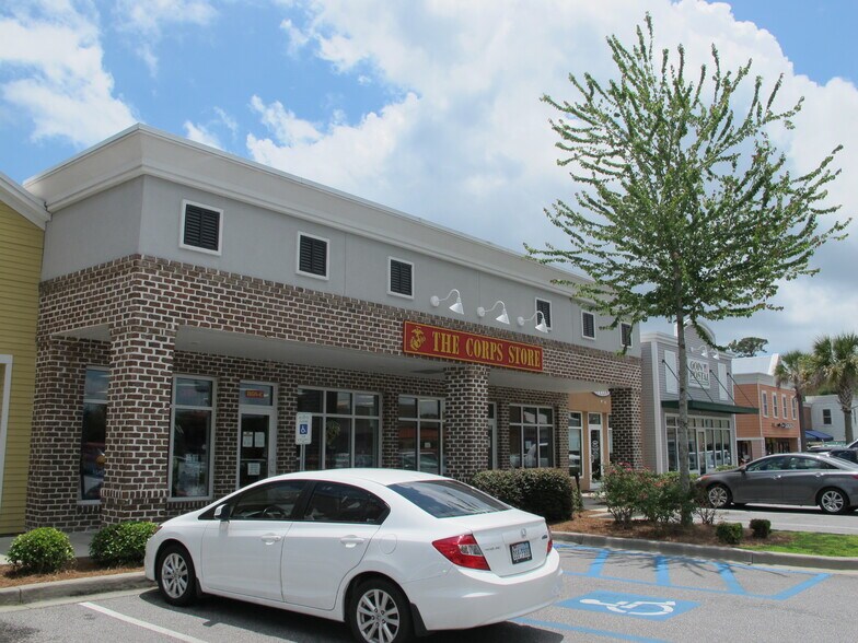 More Photos Of 860 Parris Island Gtwy, Beaufort General Retail For Lease