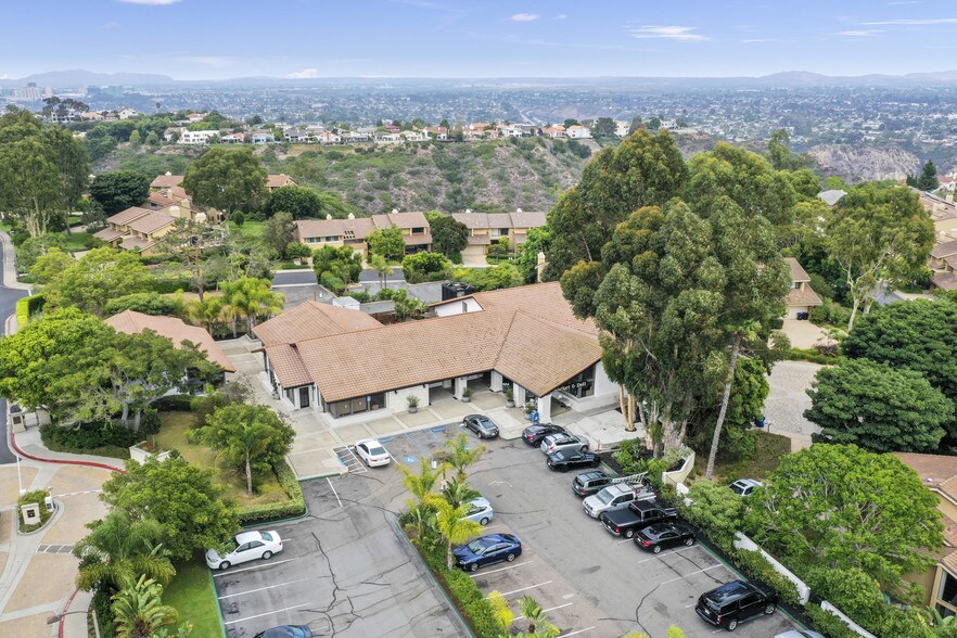 More Photos Of 6435-6437 Caminito Blythefield, La Jolla Office For Lease