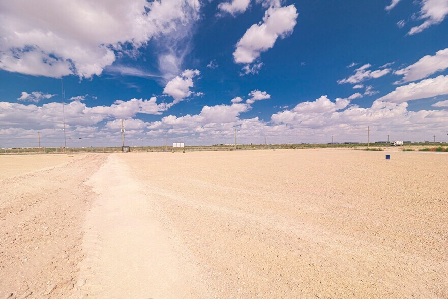 More Photos Of 16511 W Basin St, Odessa Industrial For Lease