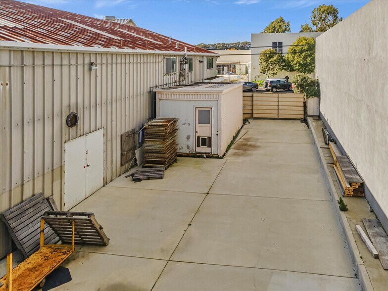 More Photos Of 1356 S 50th St, Richmond Warehouse For Sale