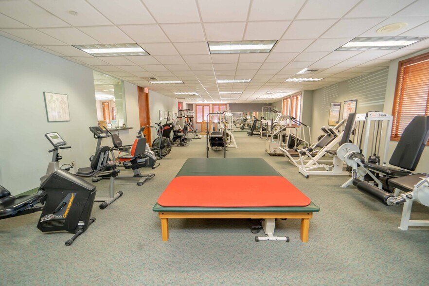 More Photos Of 100 S Santa Fe St, Visalia Medical For Sale