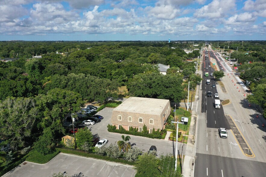More Photos Of 3885 20th St, Vero Beach Office For Lease