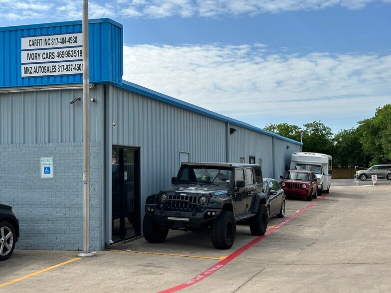 More Photos Of 2118 E Abram St, Arlington Auto Dealership For Lease