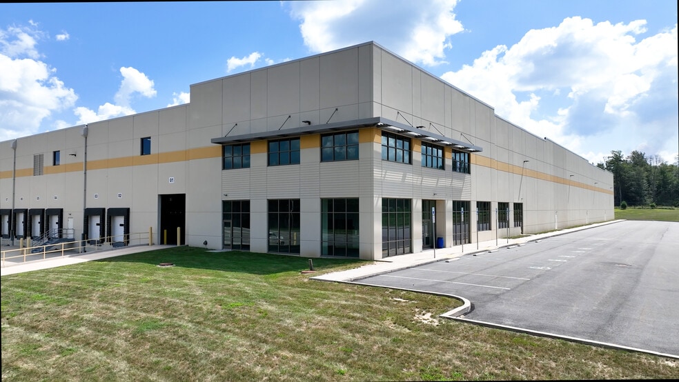 Primary Photo Of 198 Commercial Blvd, Blakeslee Warehouse For Lease