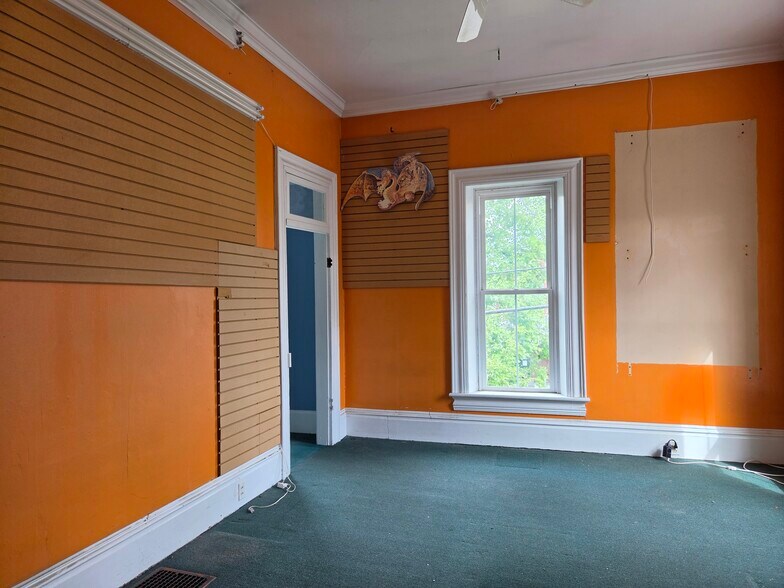 More Photos Of 108 S Market St, Ligonier Township Freestanding For Sale
