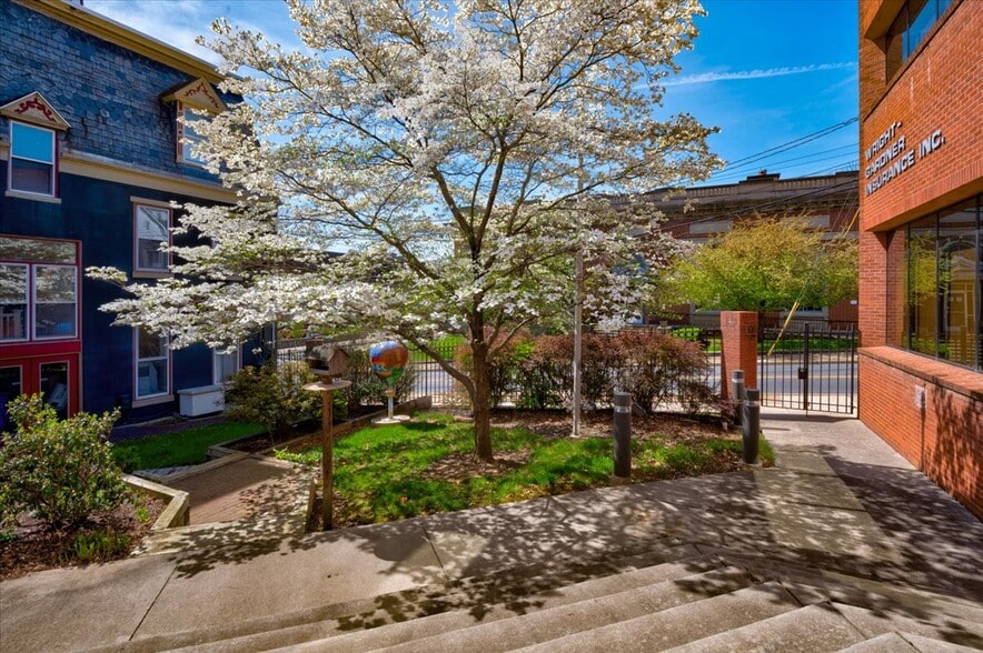 More Photos Of 100 W Antietam St, Hagerstown Office For Lease