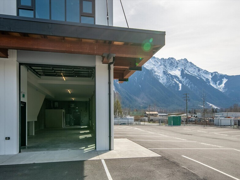 More Photos Of 7342 Industrial Way, Pemberton Flex For Sale