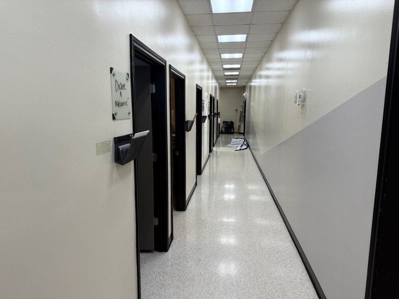 More Photos Of 660-688 Fm-517, Dickinson Unknown For Lease