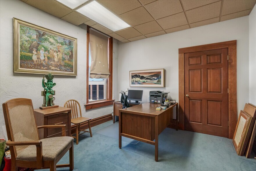 More Photos Of 102 E Moore Ave, Terrell Office For Sale
