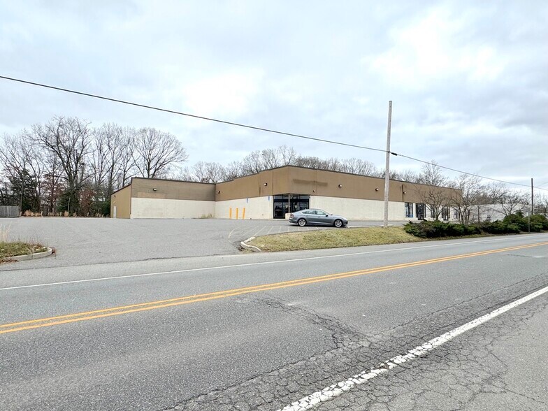 More Photos Of 1025 N Pearl St, Bridgeton Storefront For Lease