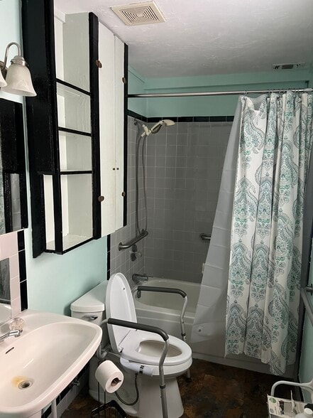 More Photos Of 2302 Jim Lee Rd, Tallahassee Specialty For Sale