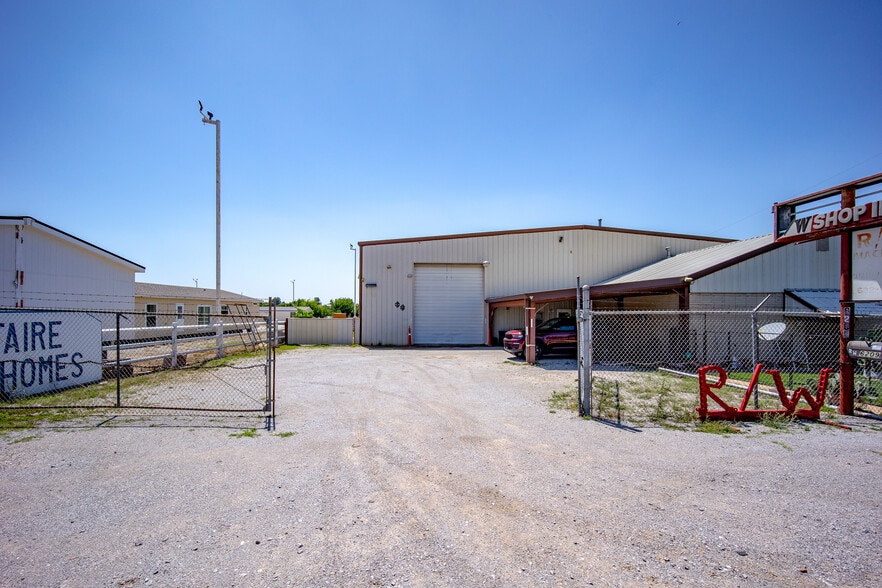 More Photos Of 6209 S Shields Blvd, Oklahoma City Manufacturing For Sale