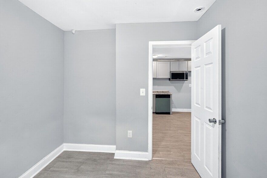 More Photos Of 109 Wayne Pl SE, Washington Apartments For Sale