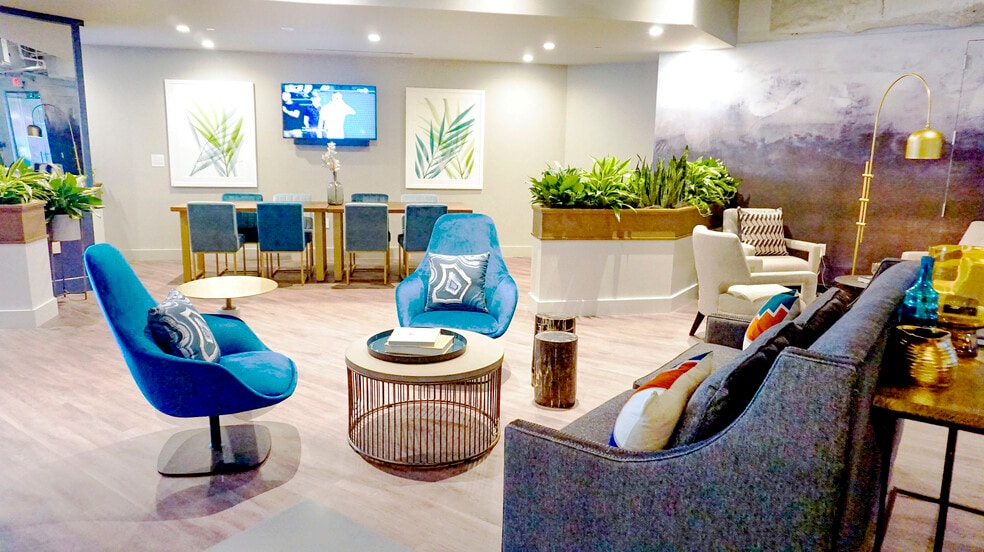 More Photos Of 1350 Eye St NW, Washington Office For Lease