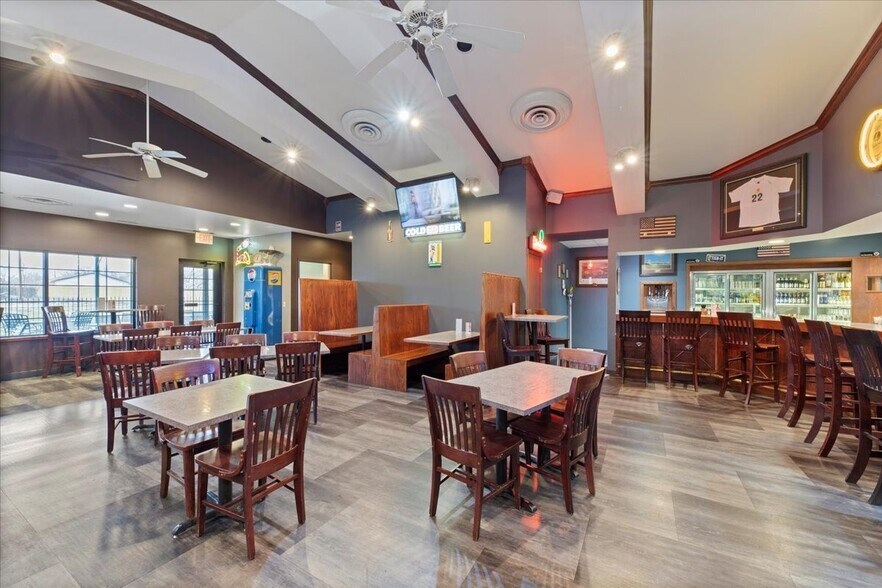 More Photos Of 1207 S 35th St, Council Bluffs Restaurant For Sale