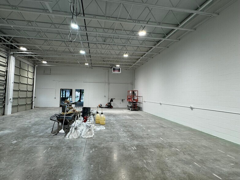 More Photos Of 405 Washington Ave, Kent Freestanding For Lease