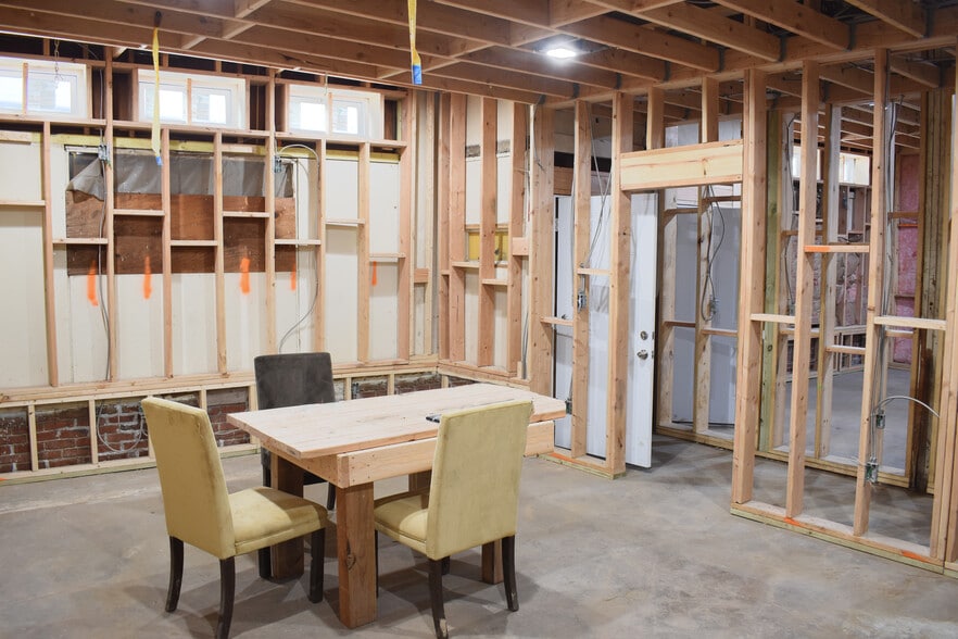 More Photos Of 5016 E 24th St, Kansas City Flex For Sale