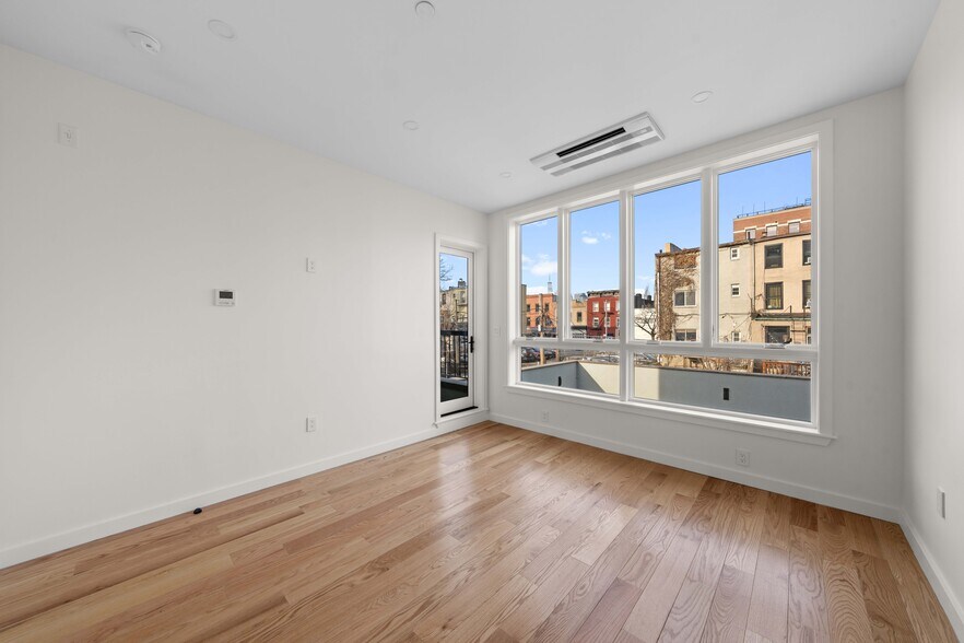 More Photos Of 41 Summit St, Brooklyn Apartments For Sale