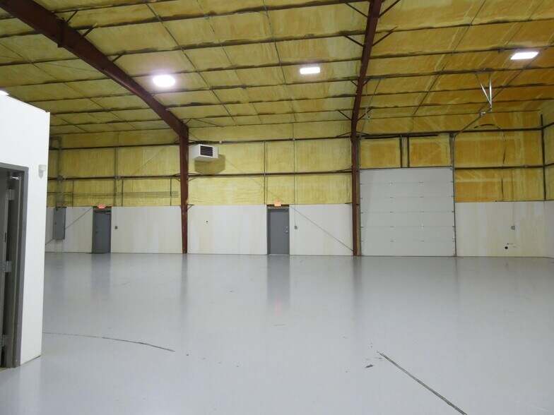 More Photos Of 151 W Henry Trusler Way, Shelton Warehouse For Lease