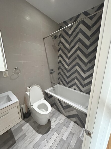 More Photos Of 1641 Broadway, Brooklyn Apartments For Sale