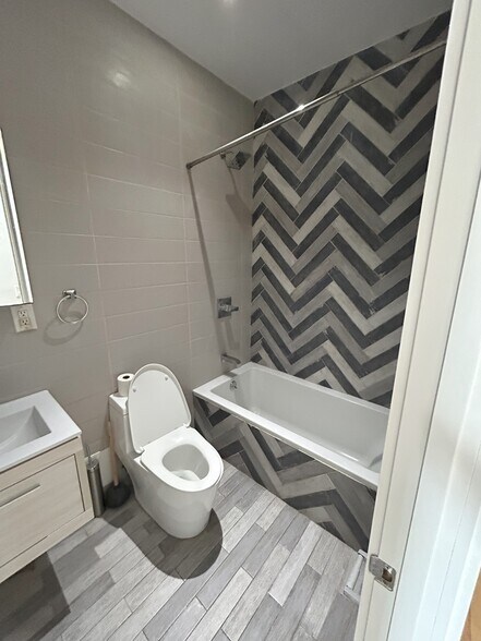 More Photos Of 1641 Broadway, Brooklyn Apartments For Sale