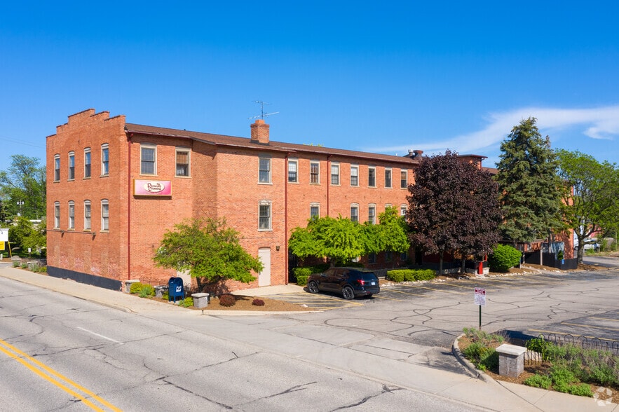 More Photos Of 340 N Main St, Plymouth Office For Lease