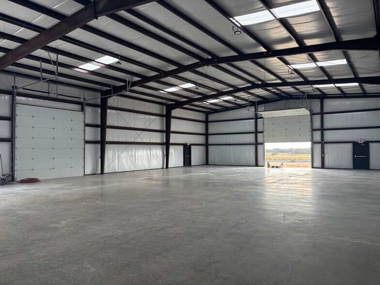 More Photos Of 764 Soechting Rd, New Braunfels Unknown For Lease