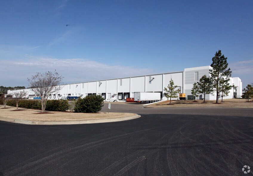 More Photos Of 481 Airport Industrial Dr, Southaven Warehouse For Lease