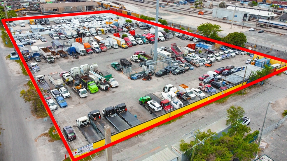Primary Photo Of 3600 NW 95th St, Miami Auto Dealership For Lease