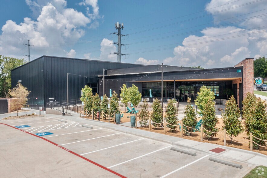 Primary Photo Of 310 S Goliad St, Rockwall Restaurant For Sale