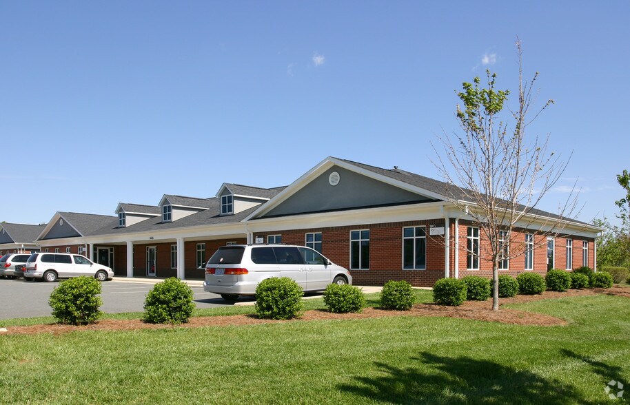 More Photos Of 8426 Medical Plaza Dr, Charlotte Office For Sale