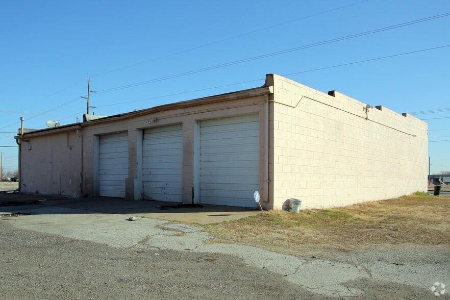 More Photos Of 2494 N Lewis Ave, Tulsa Auto Dealership For Sale