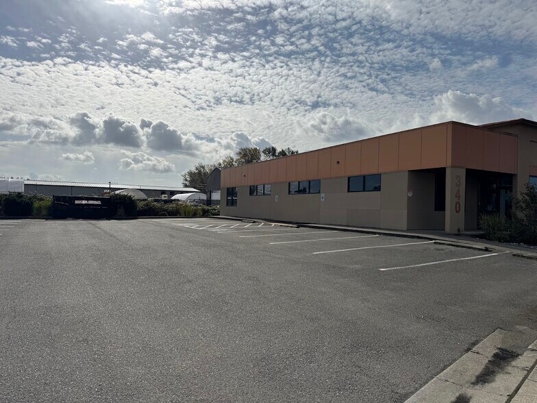 More Photos Of 340 E George Hopper Rd, Burlington Healthcare For Lease