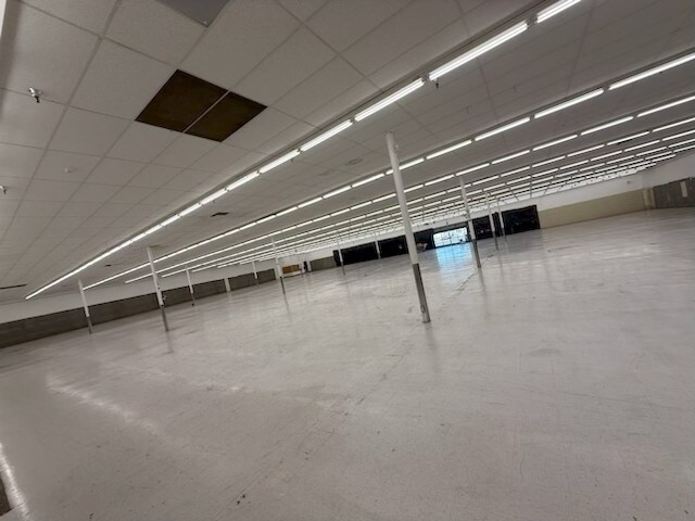 More Photos Of 8001 West Ln, Stockton General Retail For Sale