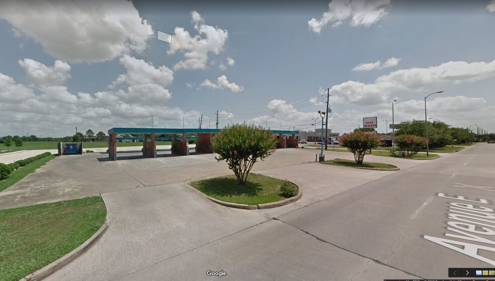 More Photos Of 393 Avenue E, Stafford Carwash For Sale