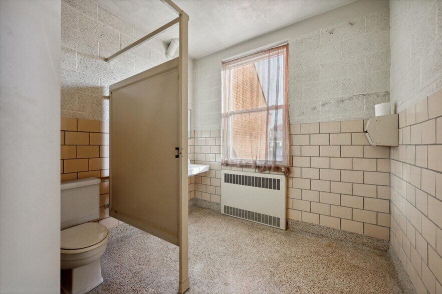 More Photos Of 725 Navarre Ave, Toledo Religious Facility For Sale